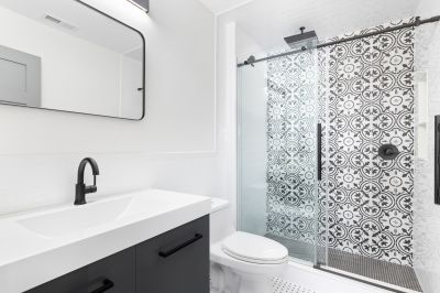 Tile Patterns in Small Showers